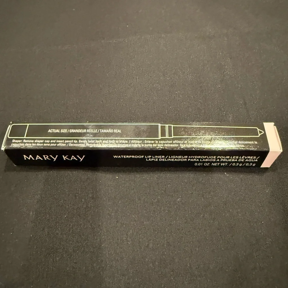 Mary Kay Waterproof Lip Liner Berry New in Box